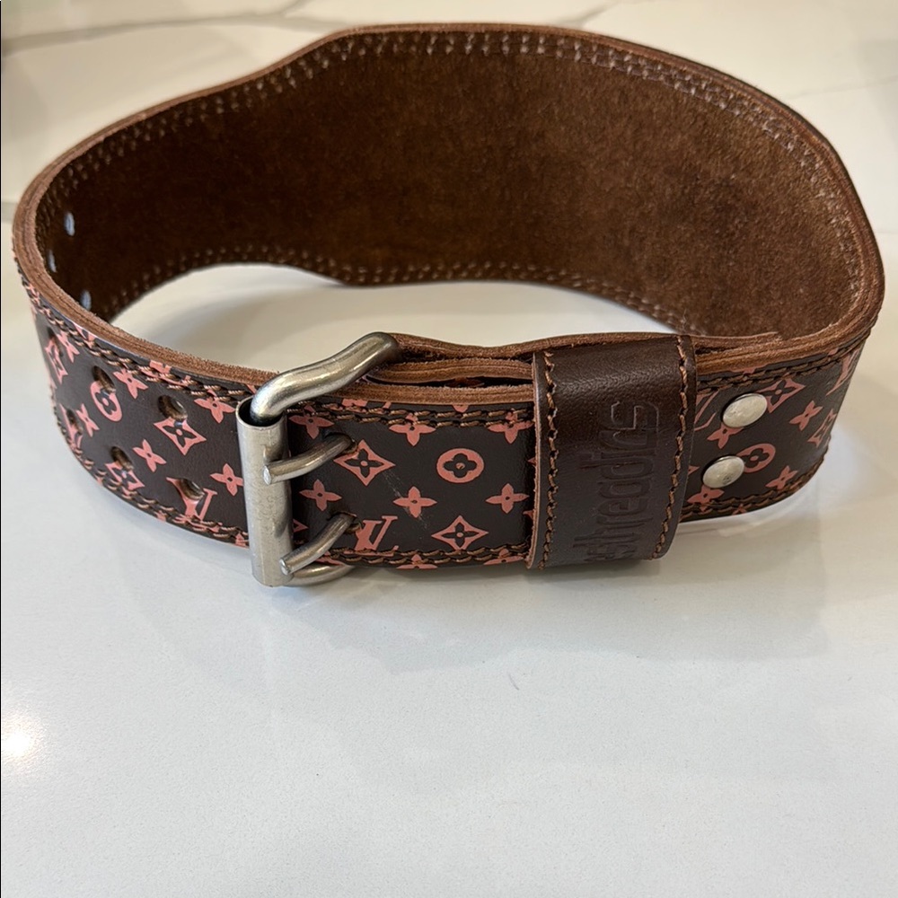 Aesthreadics and Louis weight lifting belt
